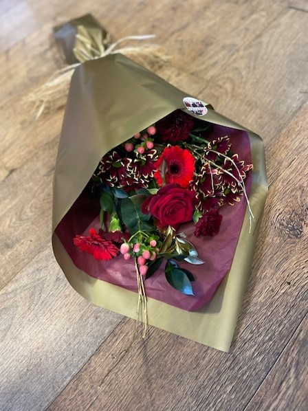 Christmas Flat Bouquet in Reds and Golds