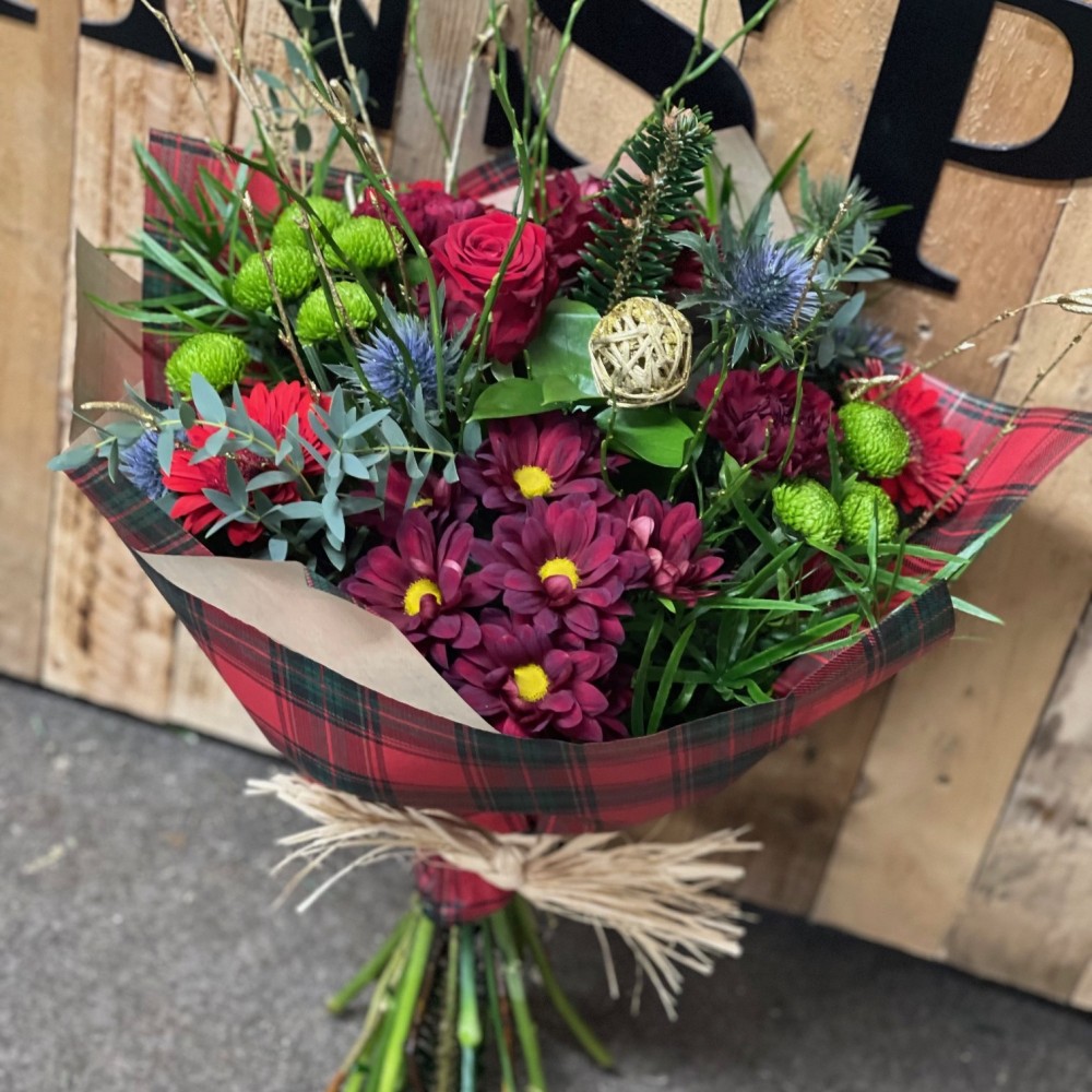 Christmas Handtie out of water in Reds and Golds