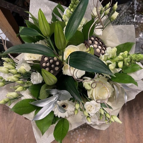 Christmas Handtie out of water in Whites and Silver