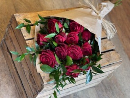 12 Luxury Red Roses in Paper Wrap