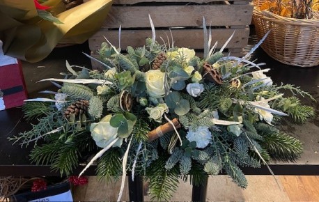 Christmas Table Centre in Whites and Silver