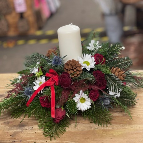 Christmas Table Centre in Reds and White with Pillar Candle